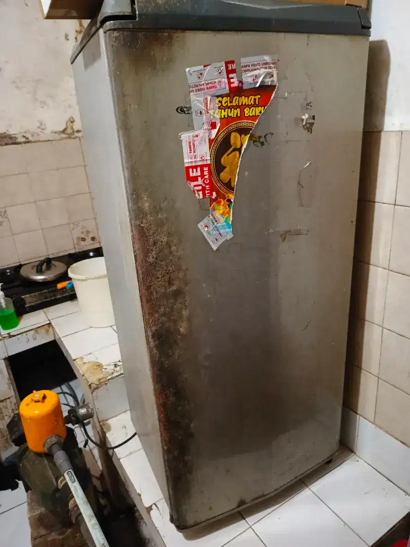 Kulkas Sharp 1 Pintu (Kondisi Apa Adanya)
