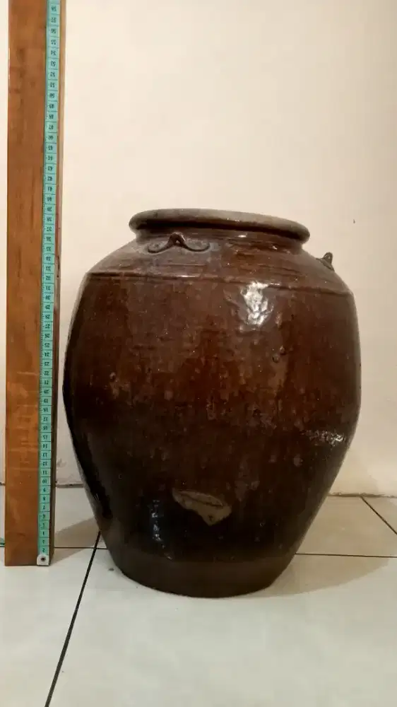 Guci Kuno Kalimantan Cokelat Polos