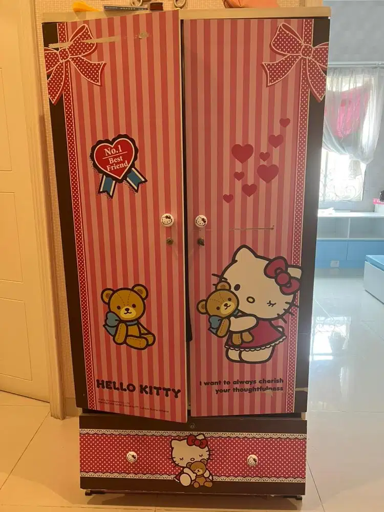 Dijual Lemari Baju Hello Kitty