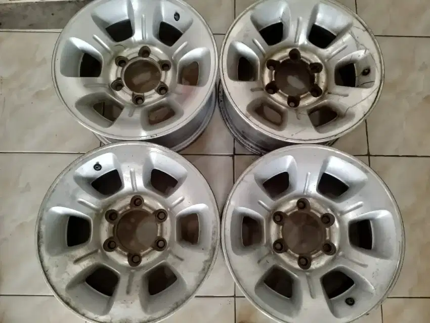 4pcs velg original terrano bisa elf dll
