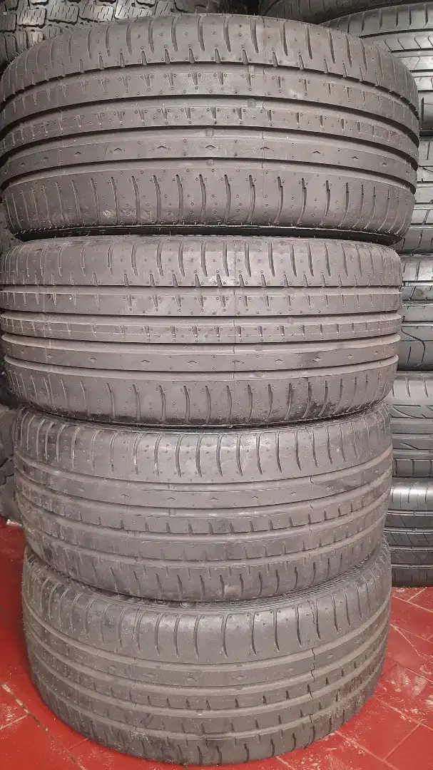 Ban copotan acclera phi 215/40 R18 99% 2024 .4pcs