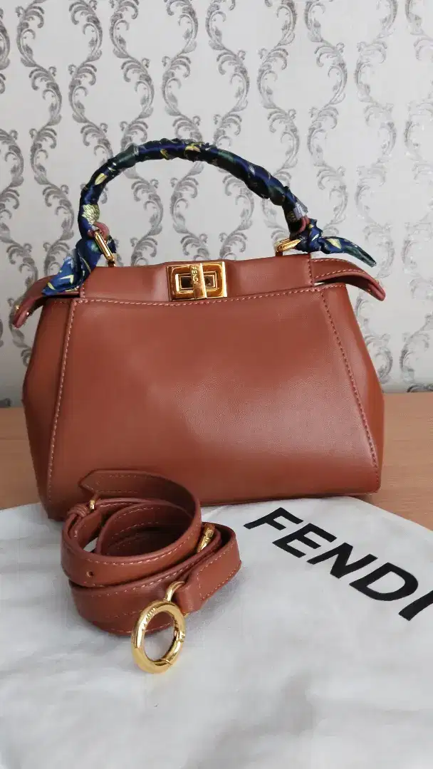 Tas Kulit Wanita Import Merk Fendi