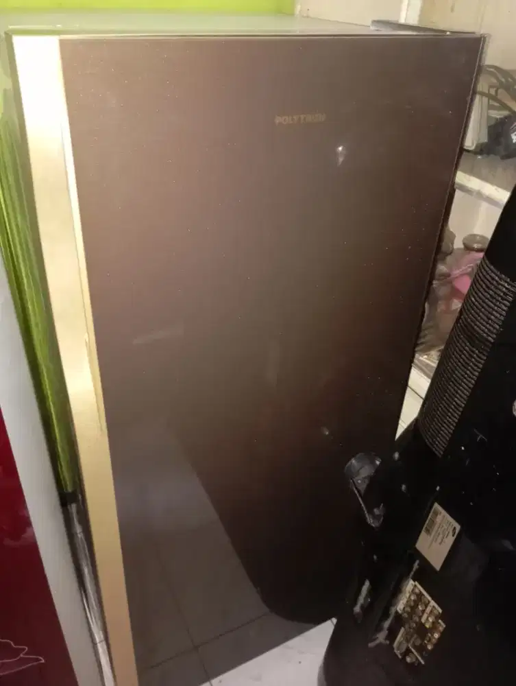 Kulkas Polytron siap pakai
