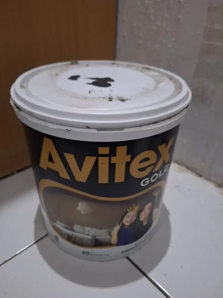 Cat Tembok Avitex Gold warna hitam