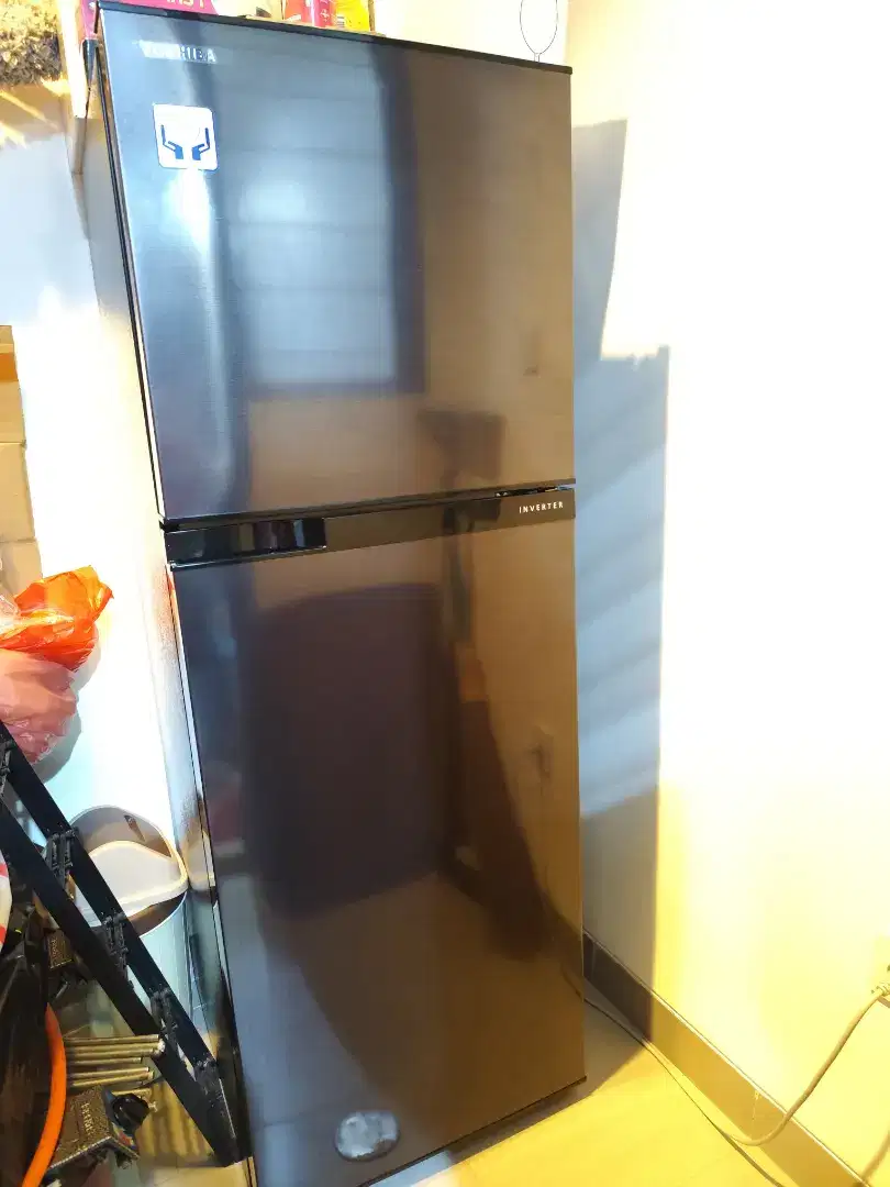 kulkas 2 pintu Toshiba gr b28isp