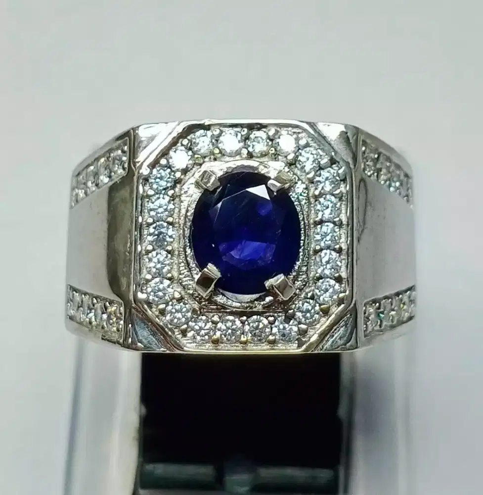 VIVID BLUE SAPPHIRE CEYLON 1,08 CRT