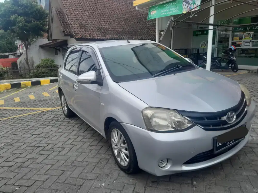 Toyota Etios Valco 2014 Silver Manual