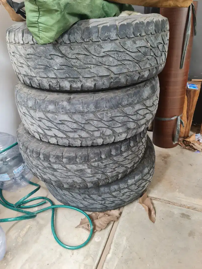 Dijual Ban AT brigstone dueler R 16 265/70 lumayan buat ke kebun