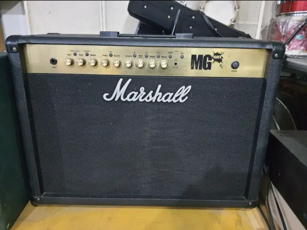 MARSHALL AMPLIFIER tpye fx 102
