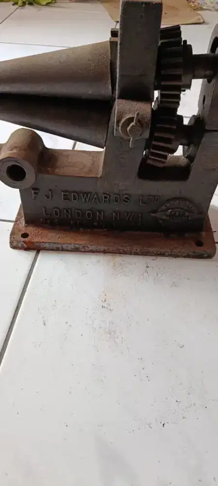 mesin putar lempengan vintage