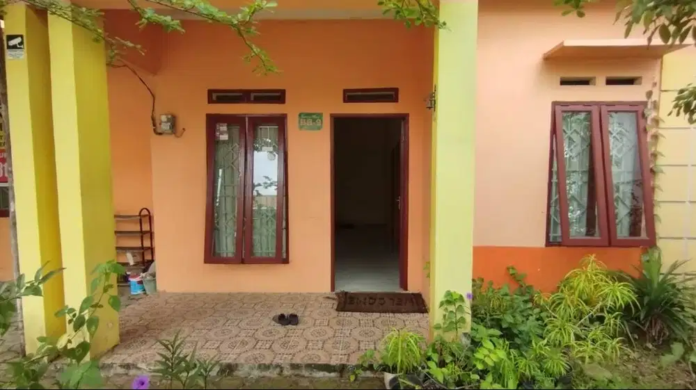 Dijual murah, rumah di areal strategis di Sungai Raya Dalam