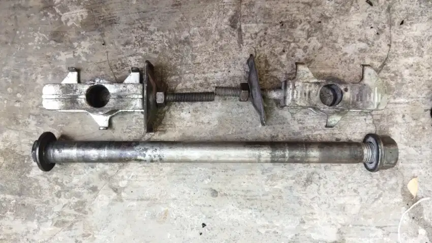 As roda belakang Honda Tiger
