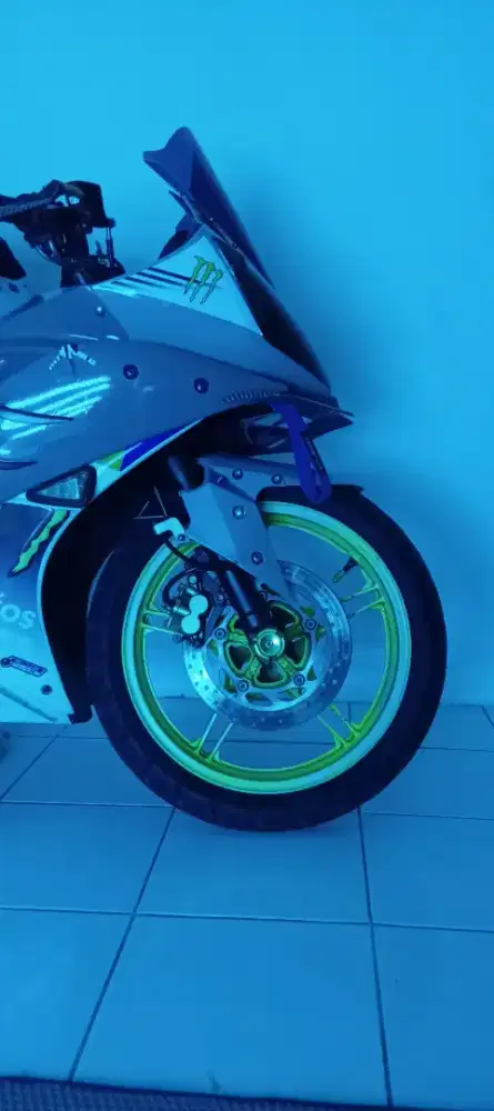 Yamaha r15 v2 tahun 2016