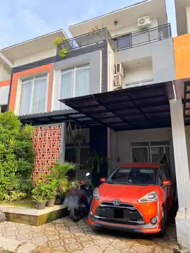 Rumah Dijual Cipayung. Townhouse. Dekat Tol. Jalan Lebar. NEGO sd DEAL