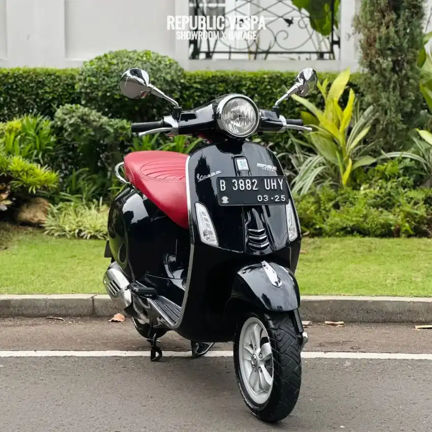 Vespa PRIMAVERA 150 3V tahun 2014

warna hitam PERFECT CONDITION