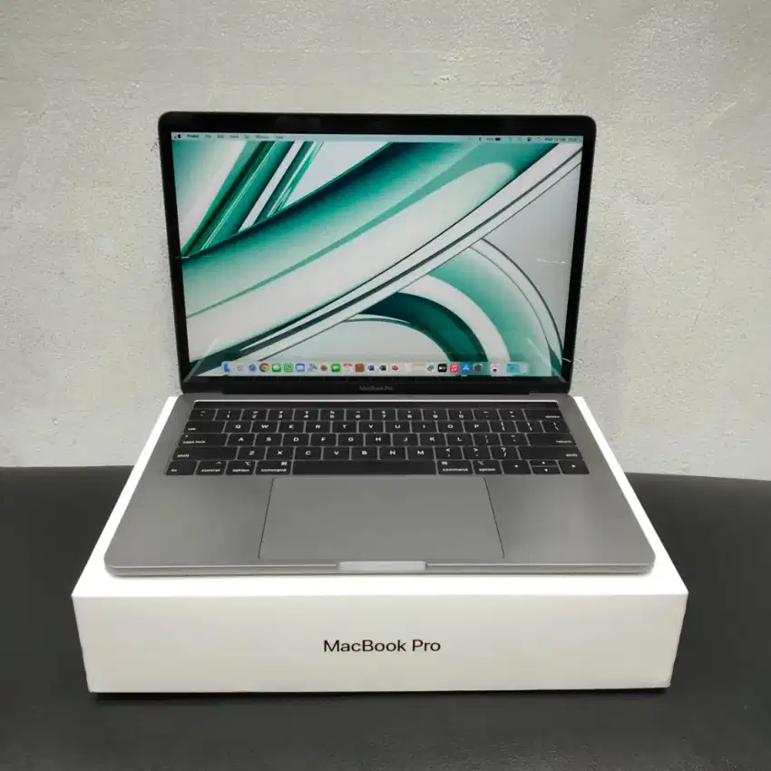 Macbook Pro Touchbar 13-inch 2018 Core i5 - 2.3GHz RAM 8GB SSD 256GB