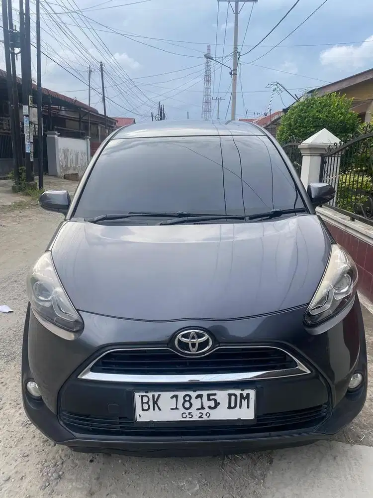 DI JUAL 1 UNIT MOBIL TOYOTA SIENTA TYPE V MANUAL BENSIN TAHUN 2017
