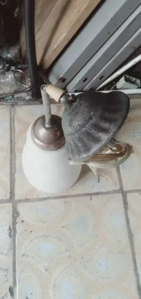 Lampu cristal lawas unik kond utuh mls hrg murah sj cpt dpt yah