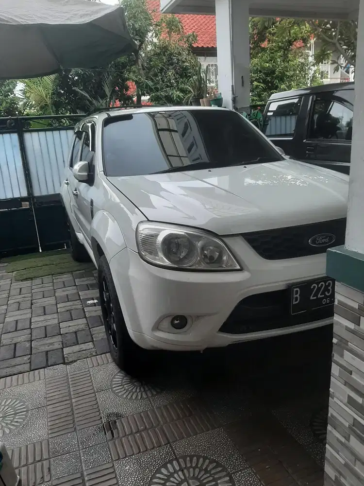 Ford Escape 2012 Bensin