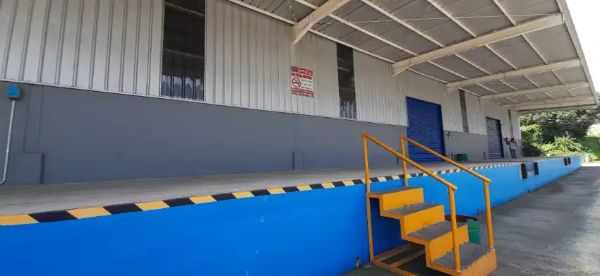 DiSewakan Gudang Premium jalan utama Bekasi Timur ada Loading Doc