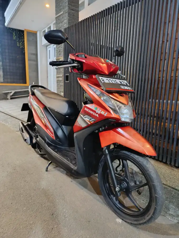 Bissmillah dijual motor Honda beat fi 2014 istimewa