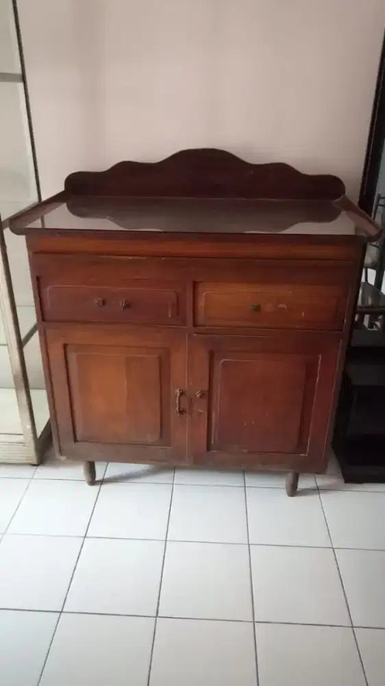 Meja Untuk Sembahayang