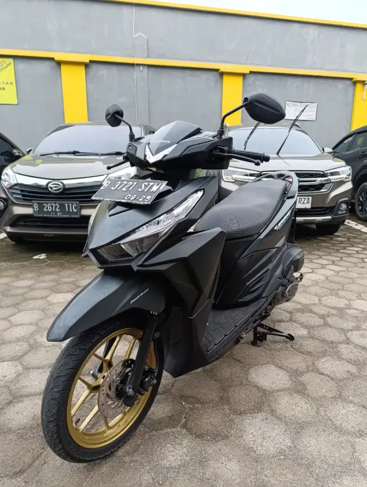 Bissmillah dijual motor Honda Vario 150cc 2015