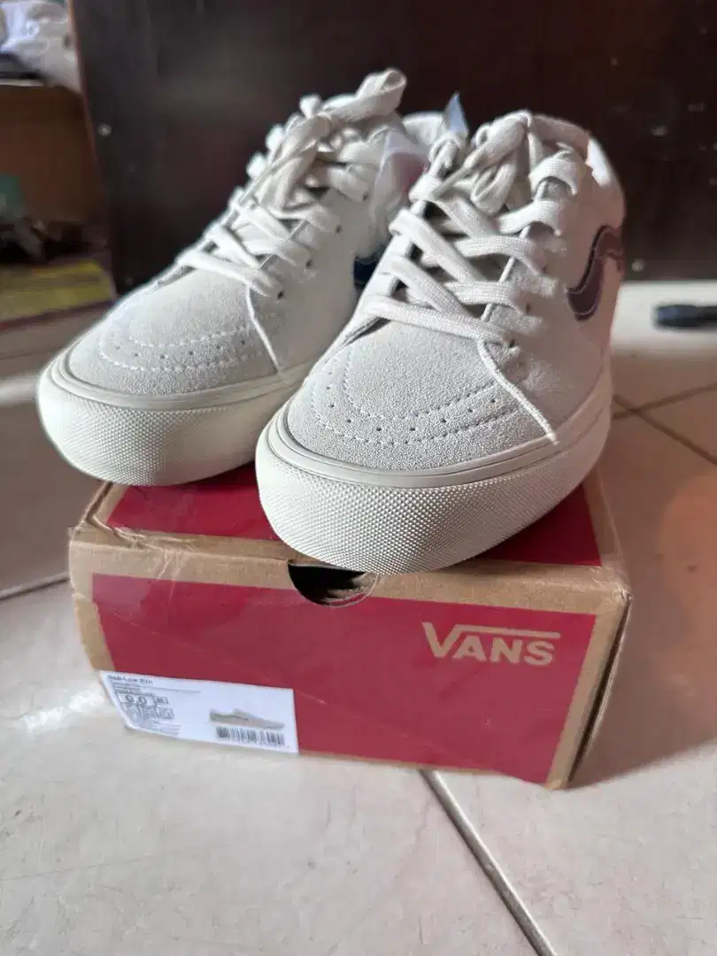 Vans sk8 low size 42 barang langka BNIB