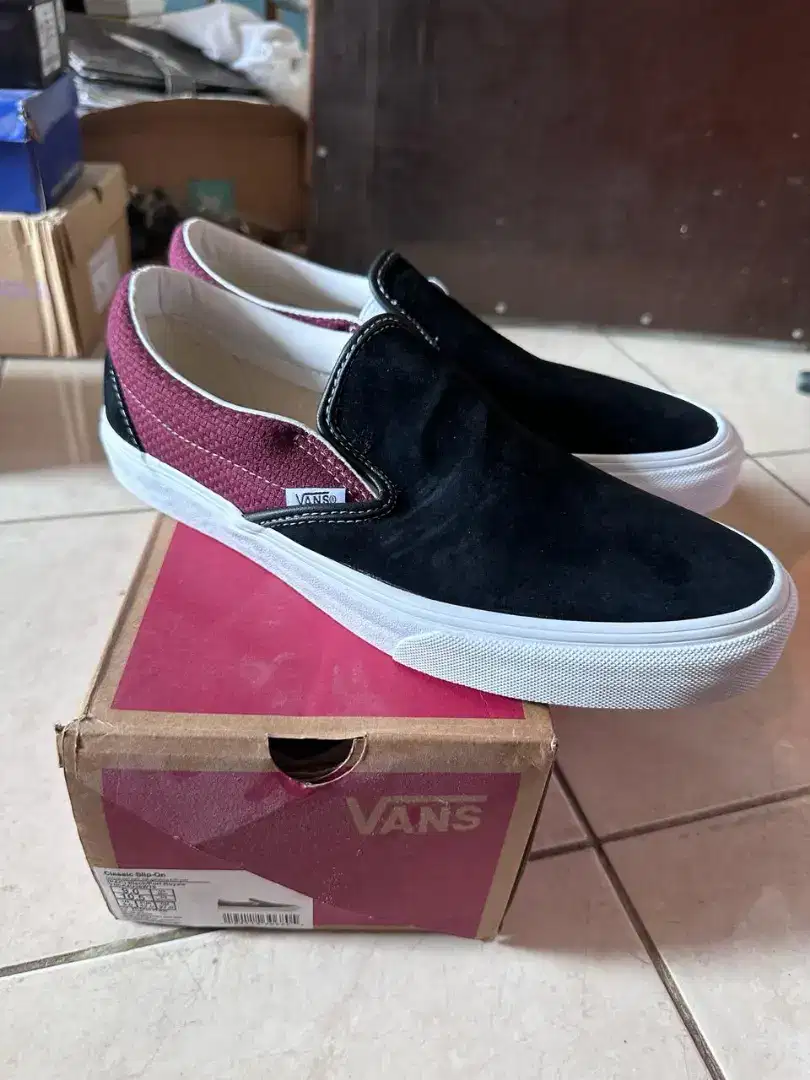 Vans slip on bnib size 42 barang langka