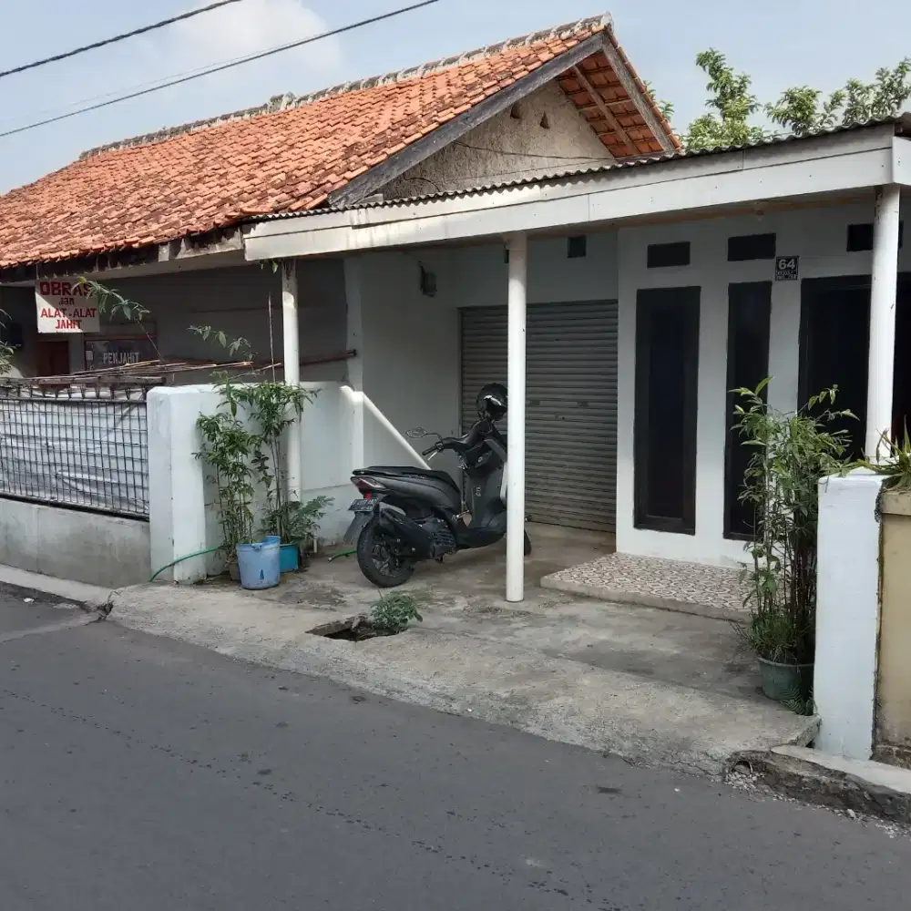 Disewakan rumah cinunuk per tahun 13 juta per bulan 1,3