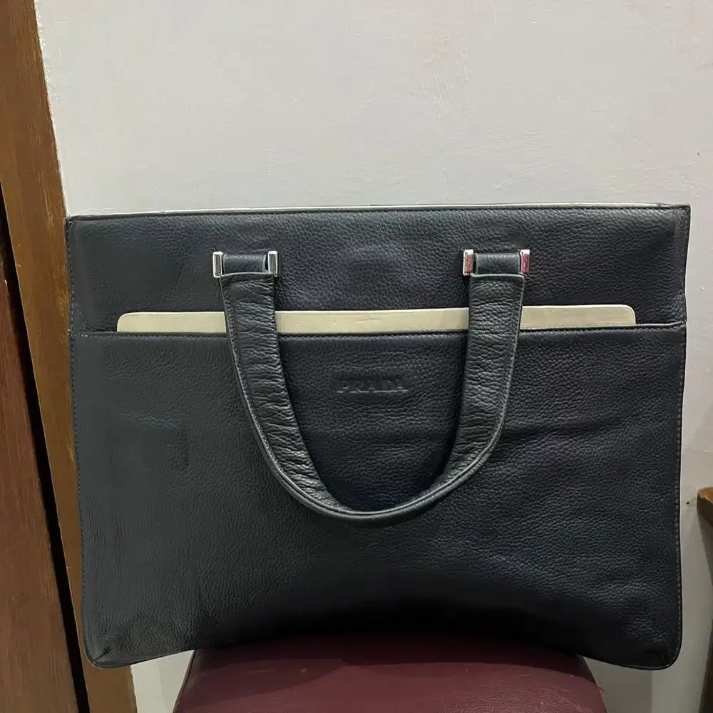 Tas Laptop Prada
