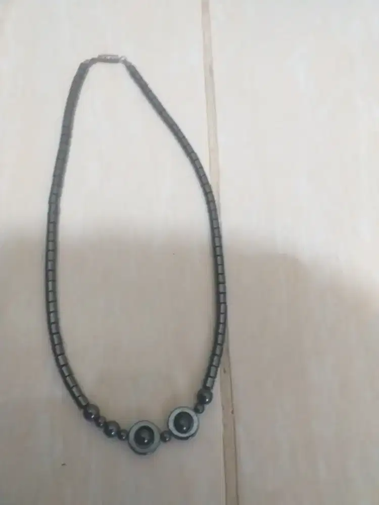 Kalung etnik hitam