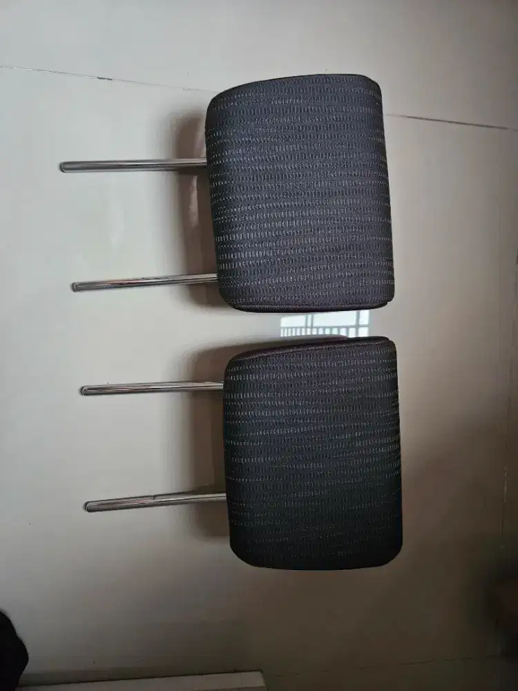 Headrest Avanza RWD baris 2 dan baris 3 Original Baru