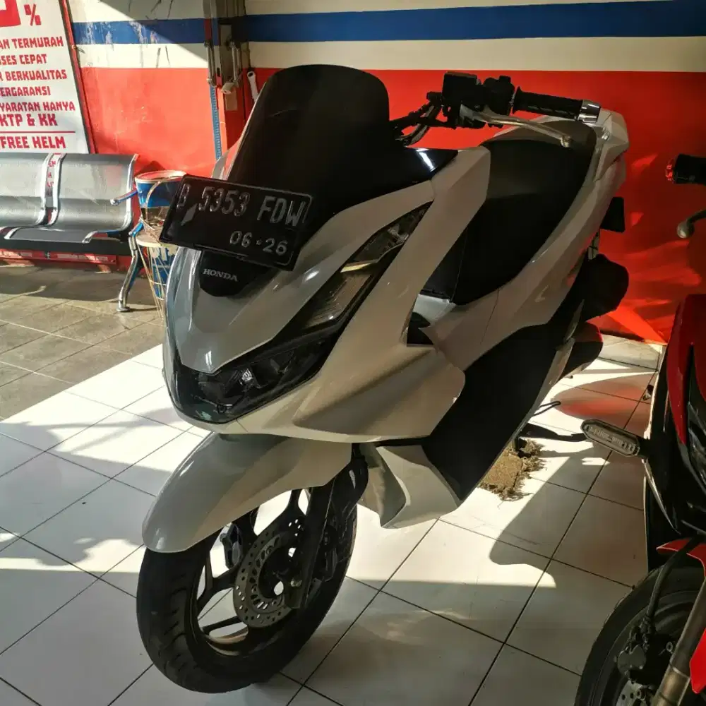 HONDA PCX 160 CBS PUTIH TAHUN 2021 CASH & CREDIT DP CUMA 2 JUTA