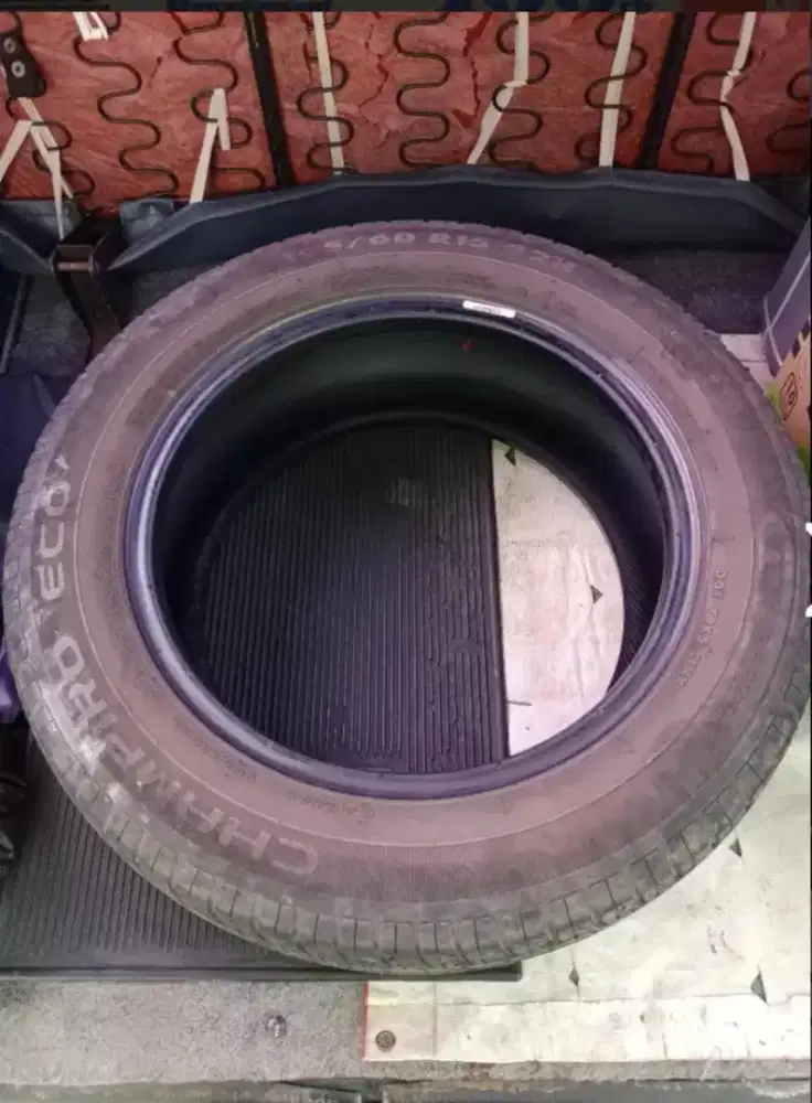 Dijual murah ban bekas  u/ wuling conferro S