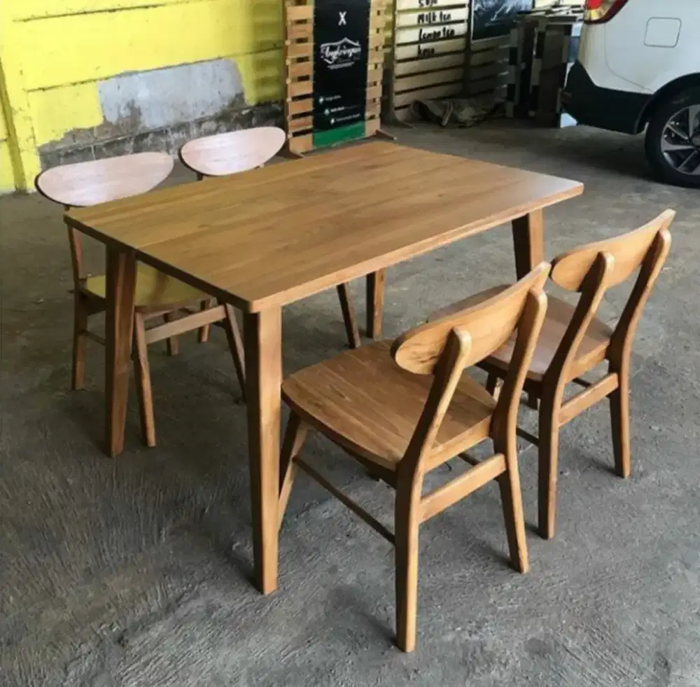 Set meja makan jati