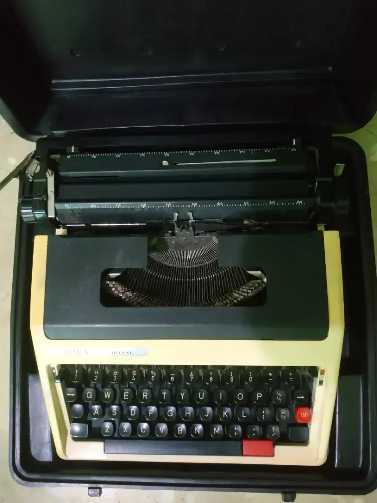 Mesin tik merk Aiwa