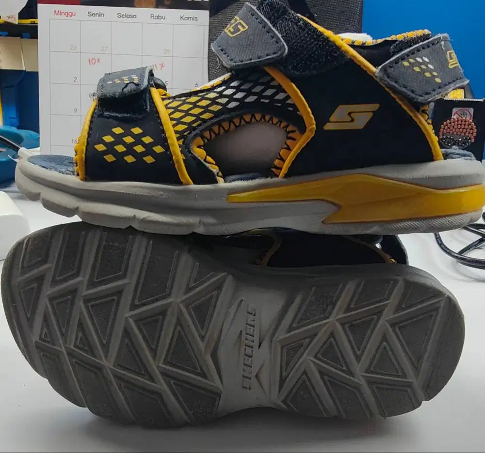 Sepatu Sandal anak warna Kuning