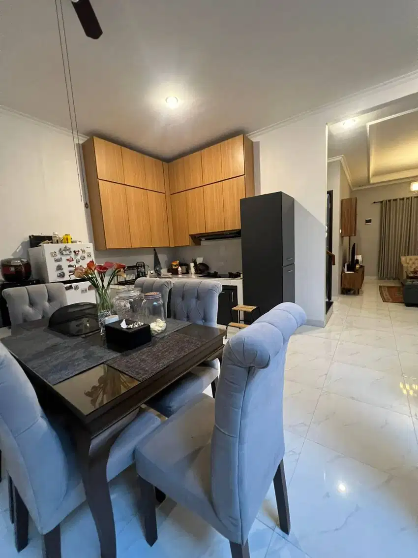 Turun harga Jual/ Over Kredit Rumah Cantik dan Isinya