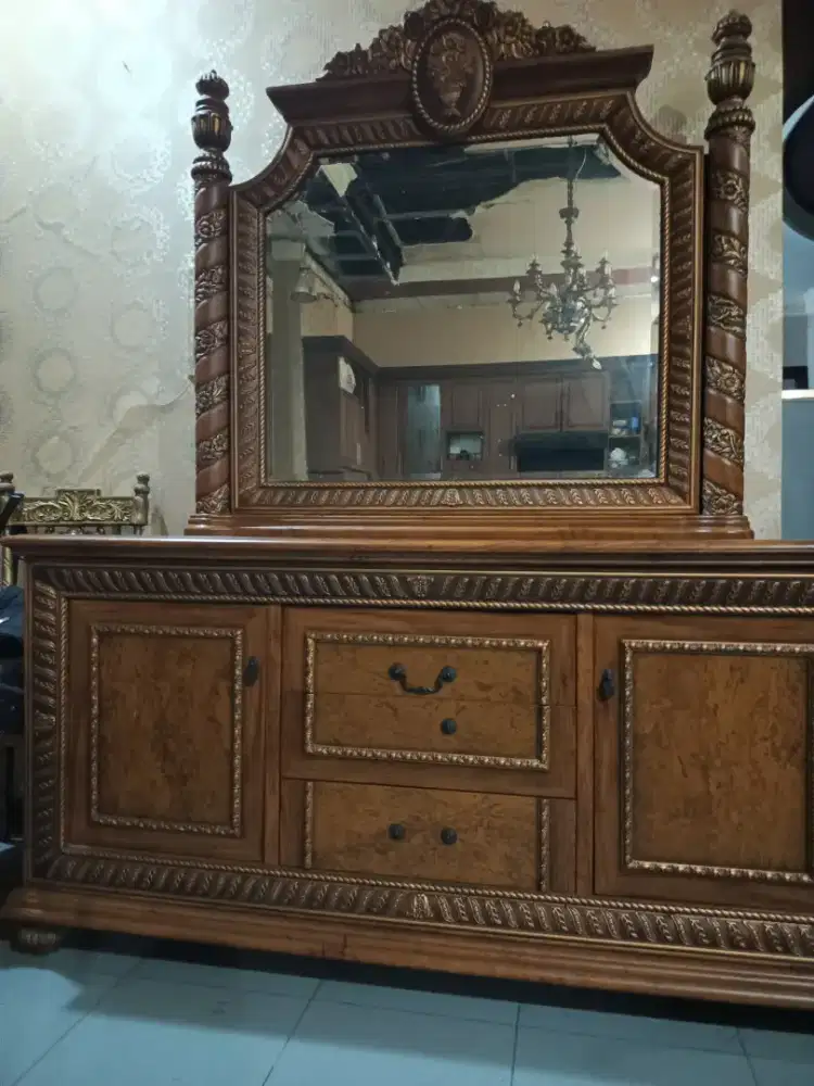 Meja Kaca buffet ,Davinci