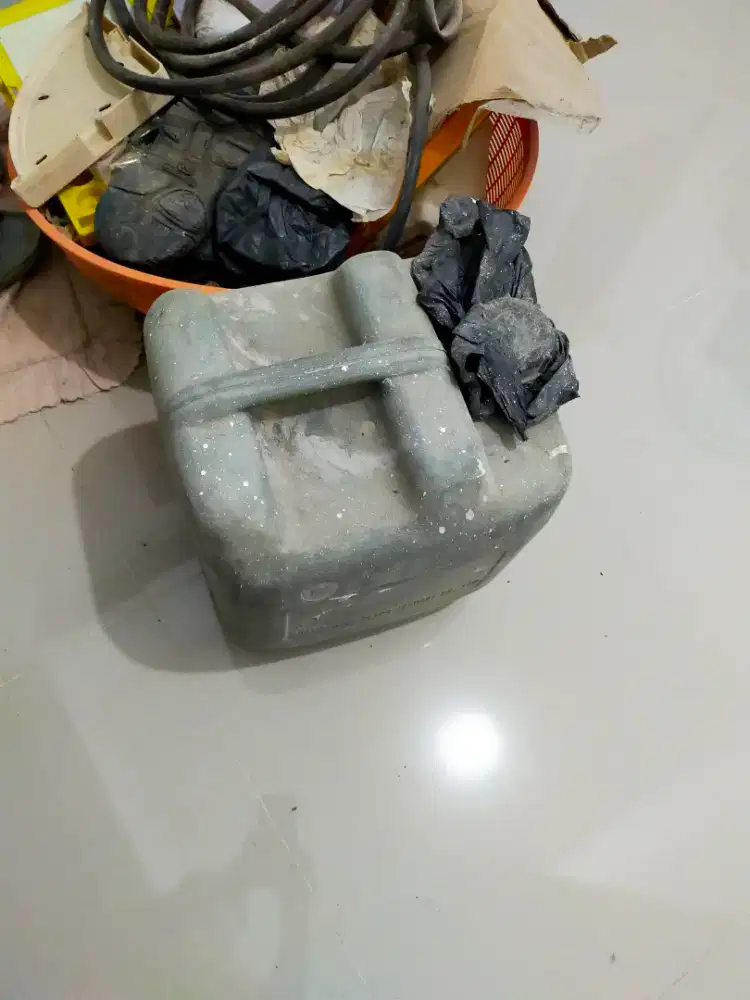 Jurigen kemasan 20 liter warna grey