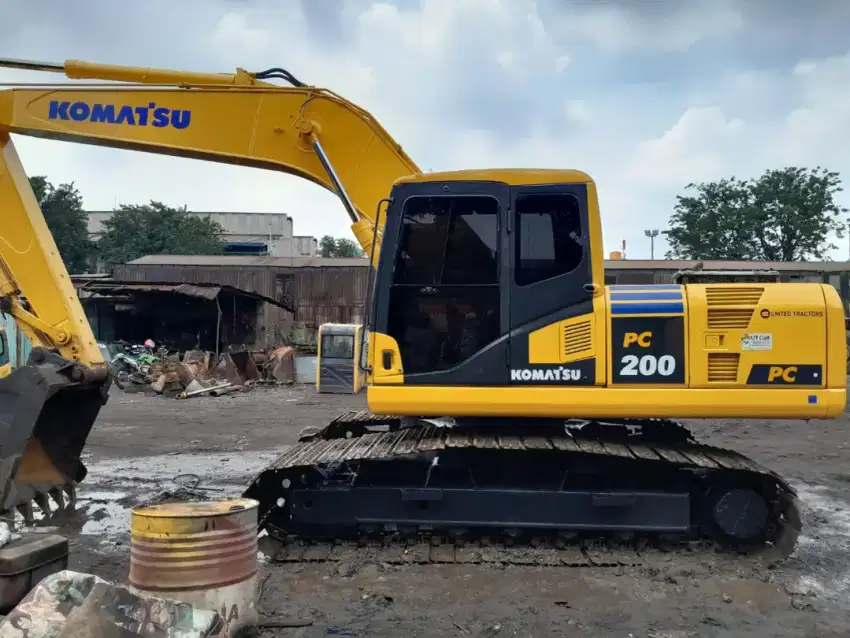 Pc200-7 tahun 2007 full elektrik