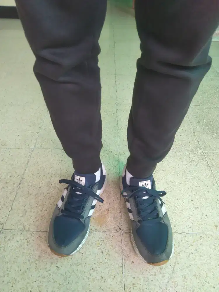 Sepatu Adidas forest grove navy