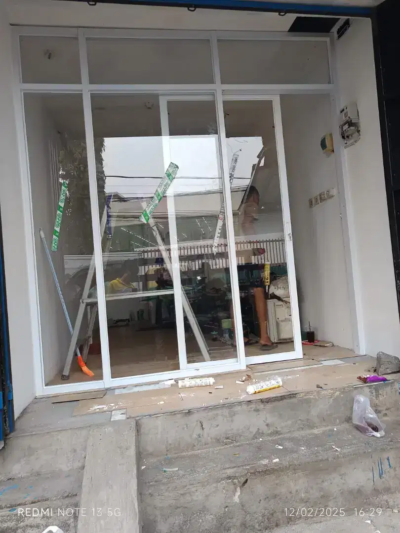 Murah!!pintu kaca dan partisi kaca aluminium  harga mulai 1.9jtan