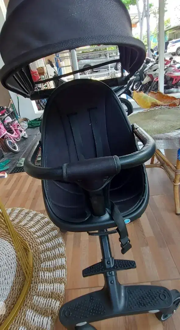 Stroller Chris Ollins UFO
