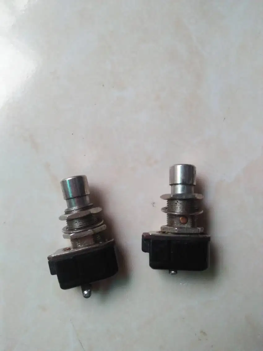 switch push on buat efek