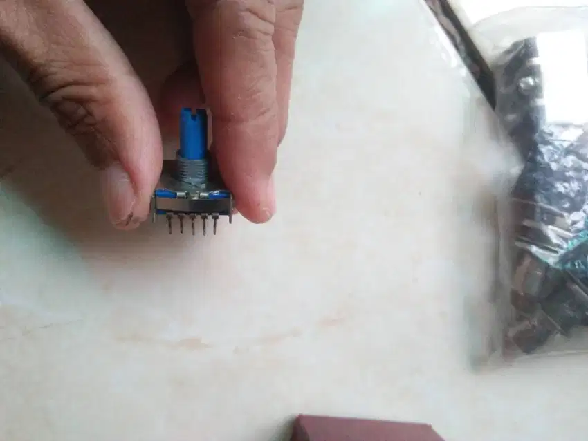 switch 10 kaki bisa buat ganti switch ampli guitar rolland
