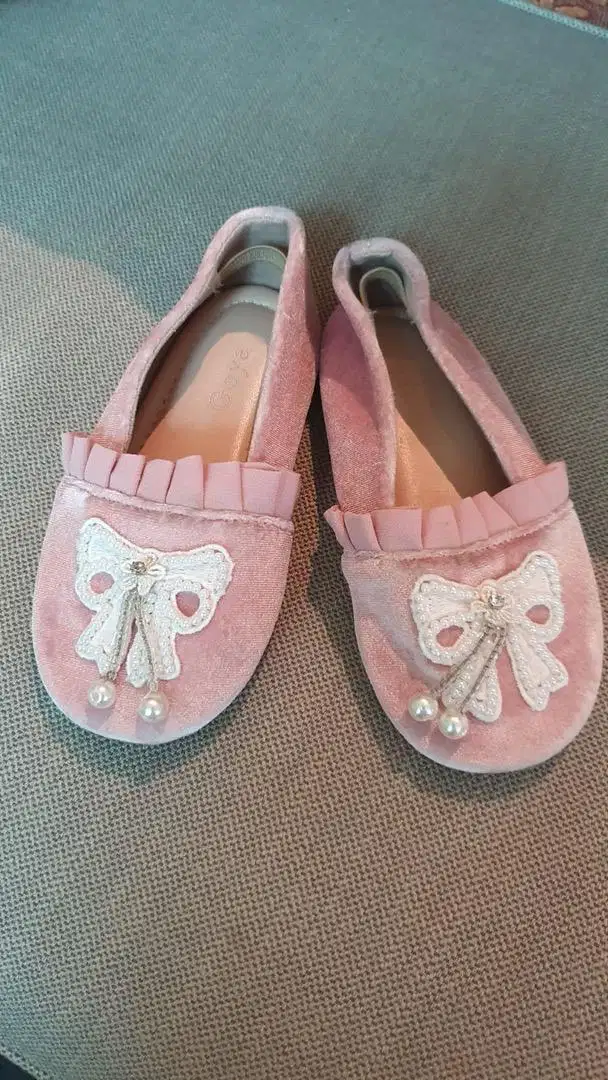 Sepatu Anak Perempuan