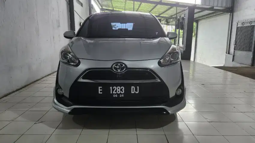 Toyota Sienta V Manual 2017