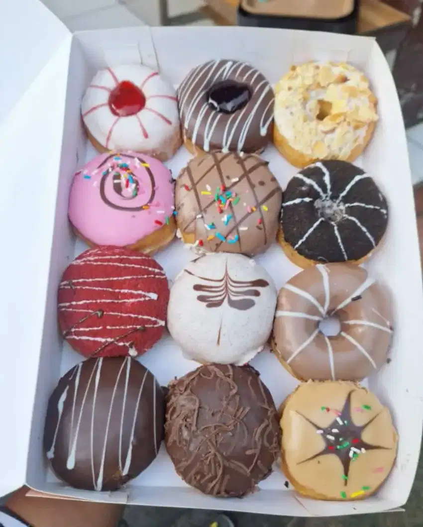 Donut 1 lusin variasi rasa